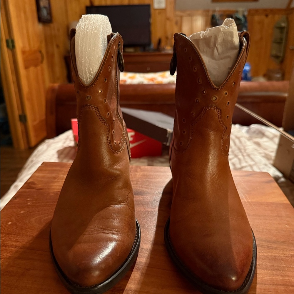 Women’s Lucky Brown Leather Booties